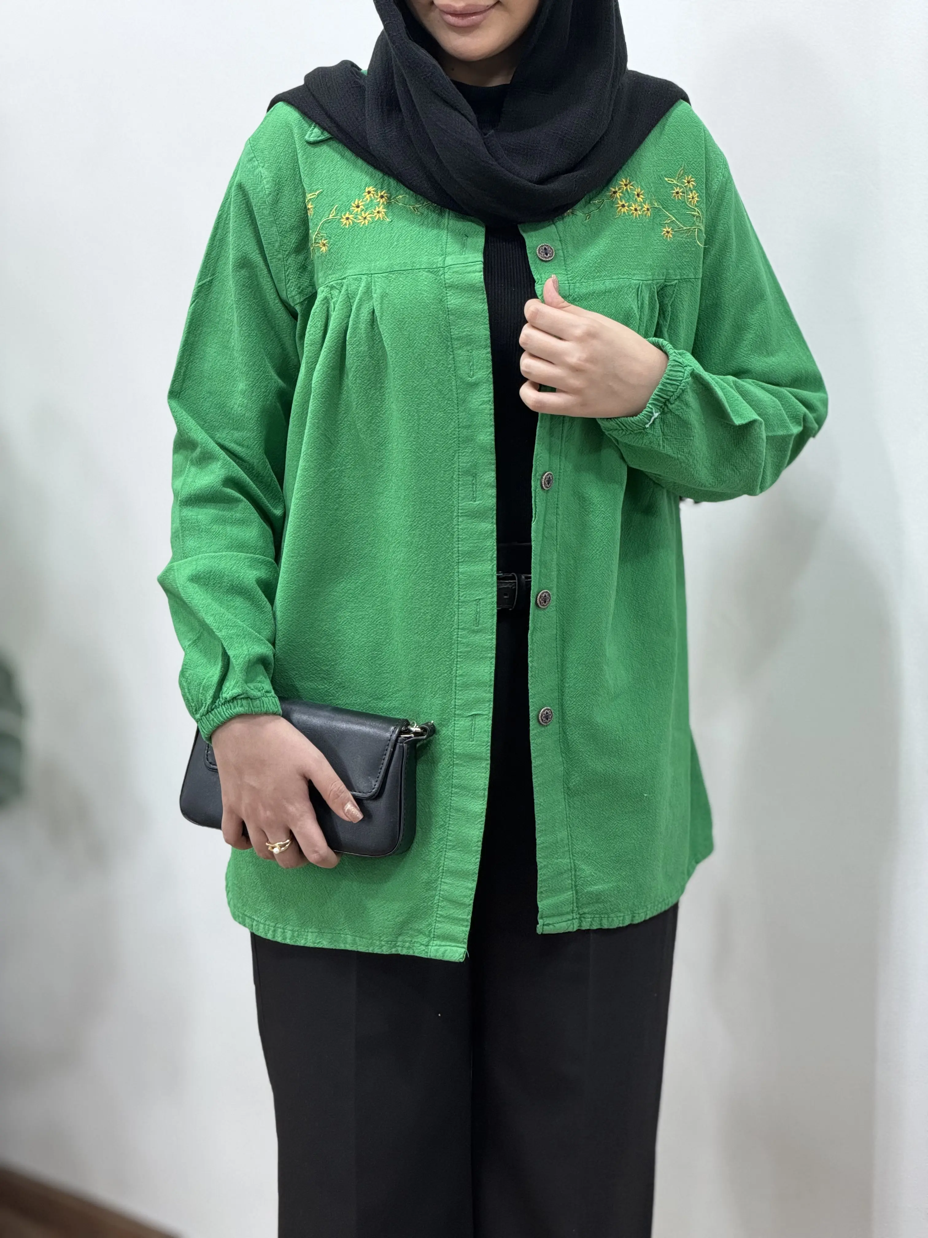 مانتو گلدوزی پریزاد (ایراد دار)